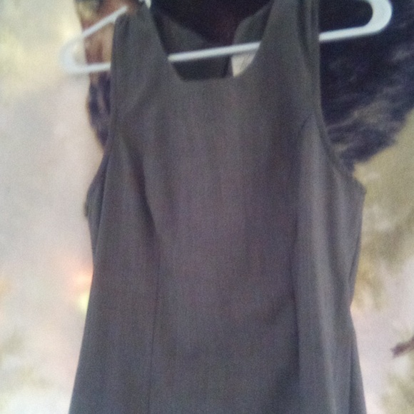 Small woman's dress in gray - Picture 2 of 2